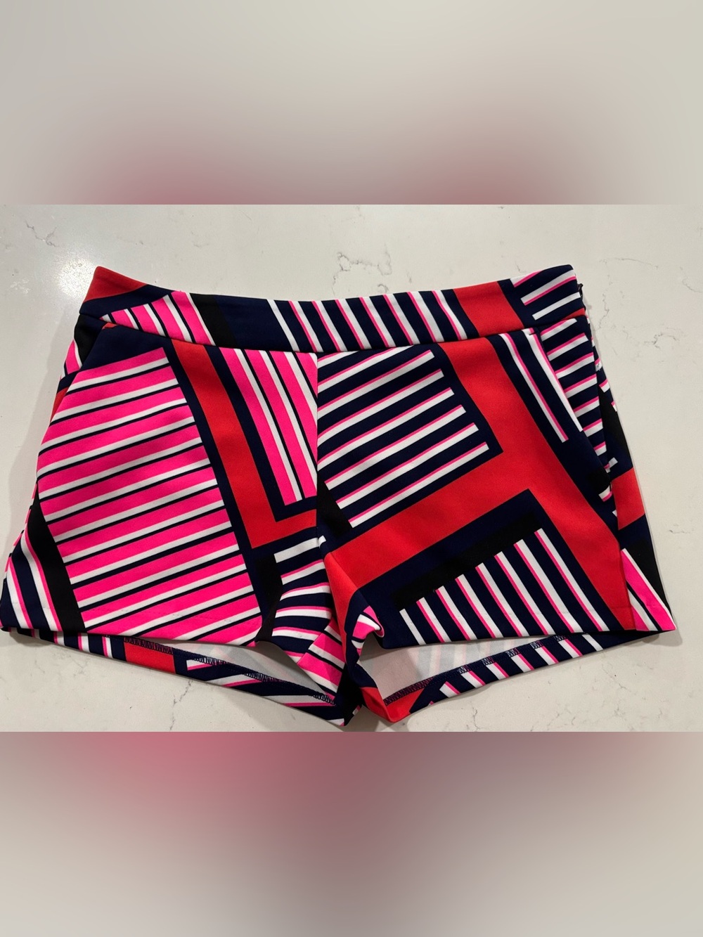 😍Express Women's Retro pattern Geometric Stripe Shorts Size 6